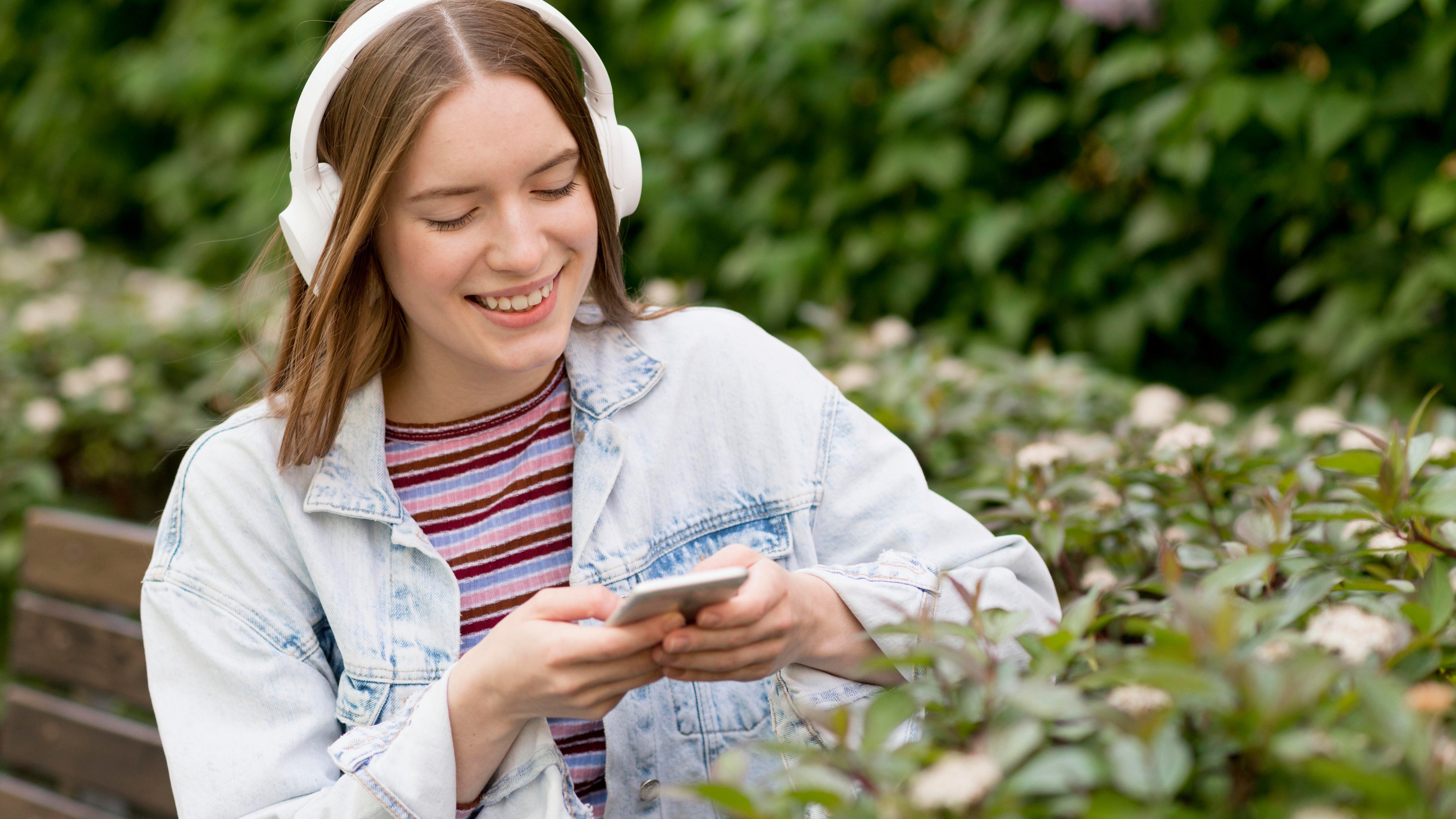 Compact bluetooth speakers – The perfect solution for outdoor parties
